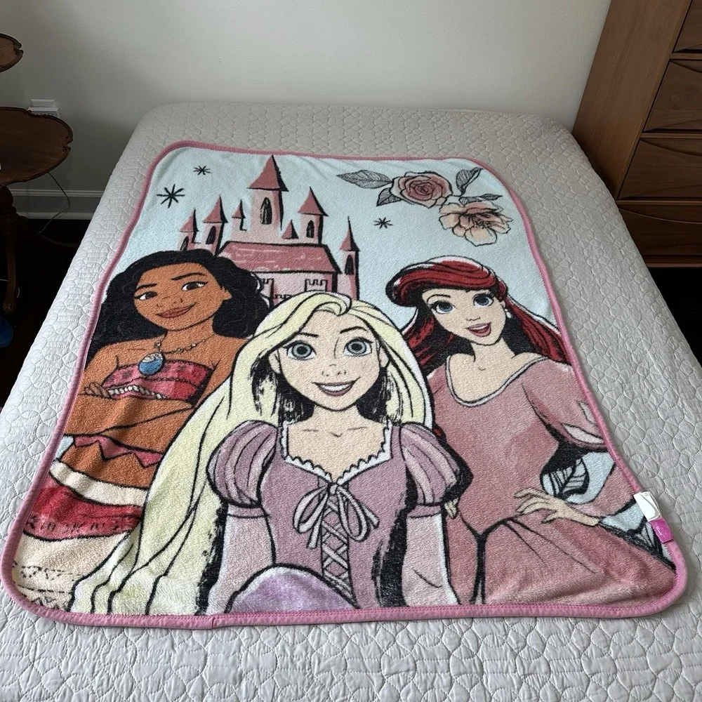 Disney Princess Blanket Ariel Moana Rapunzel Castle Northwest Fleece Throw Pink